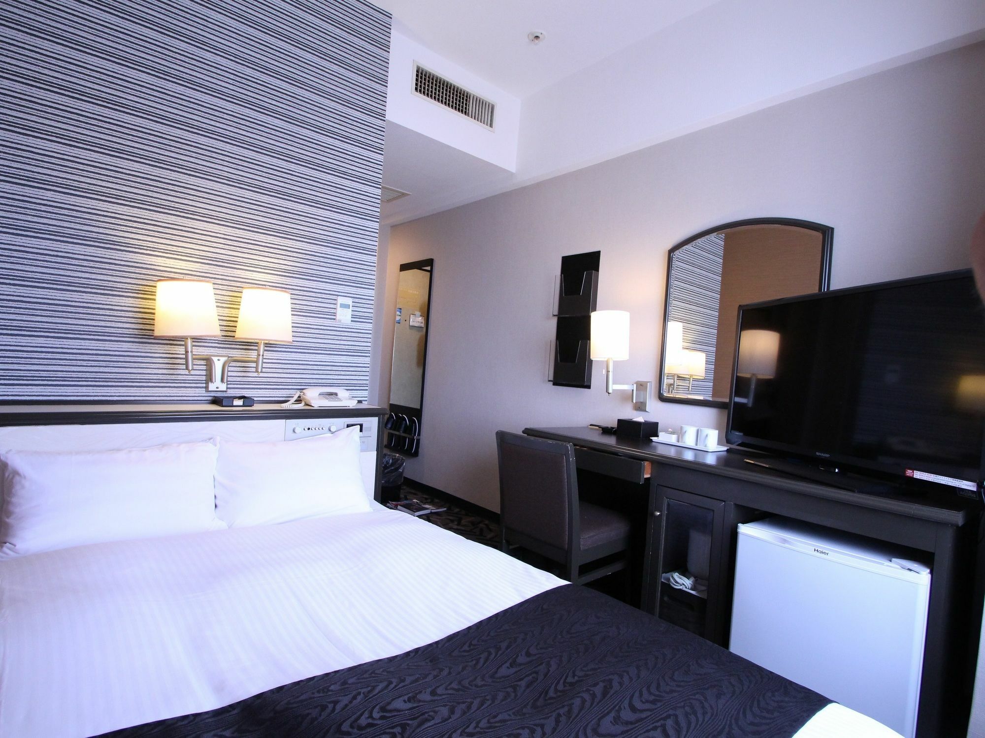 โรงแรมอะป้า ทากาโอะกะ-มารุโนะอุจิ ทากาโอกะ ภายนอก รูปภาพ
